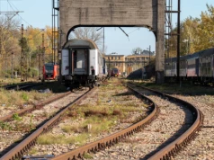 Niespodziewana decyzja. Rząd wstrzymuje inwestycje na kolei