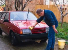 Myjesz auto na podwórku? Grozi ci nawet 500 zł mandatu