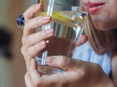 Zrób to od razu po przebudzeniu. Gastroenterolog radzi