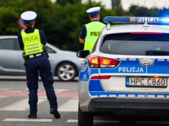 1500 zł i 8 punktów karnych. Surowy mandat za hak w samochodzie