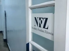 E-mail z logo NFZ. "Weryfikacja zwrotu kosztów"
