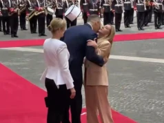 Nawrocki u Meloni. Ich powitanie mówi wszystko