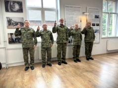 Historyczny dzień - ślubowanie funkcjonariuszy służby kontraktowej w SG