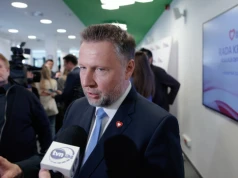 Policja w domu Sakiewicza. Kierwiński: Nikt tam nie wywalał drzwi. Mówi o "histerii"