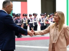 Nagranie z Nawrockim obiegło sieć. „Ta ręka to gest sztyletu”