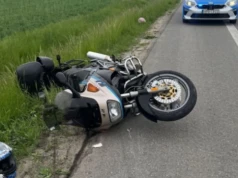 Motocyklista wjechał do rowu. Trafił do szpitala