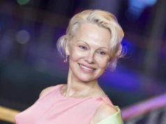Pamela Anderson pokazała, jak dba o cerę o poranku. Wystarczą 4 produkty