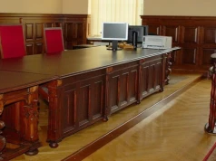 Przyszedł do prokuratury i wręczył 1000 zł łapówki. Sąd postanowił, że wszyscy się o tym dowiedzą