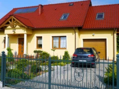 Kontrolerzy ruszyli do domów. Od 6 do 22 trzeba ich wpuścić nawet do pokojów