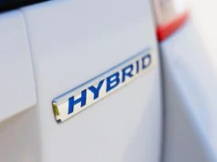 Koniec marzeń o pełnej elektryfikacji? Dlaczego hybrydy przejmują rynek?