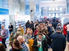 Międzynarodowe Targi Książki w Warszawie przyciągają tłumy. Setki spotkań i wielkie nazwiska