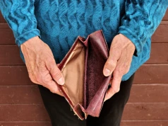 Pracownicy ignorują emerytury. Komisja ostrzega przed finansową katastrofą