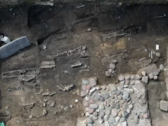 Najstarszy kościół w Gdańsku z 1140 r. i płyta nagrobna z krzyżem łacińskim