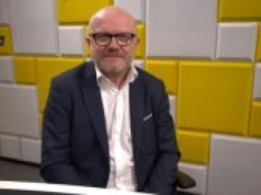 Czy unijny pakt migracyjny trwale zwolni Polskę z mechanizmu solidarności? Wiceszef MSWiA w RMF FM
