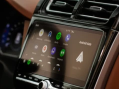 Google Maps z nowymi funkcjami AI. Dzięki nim auto jest mądrzejsze
