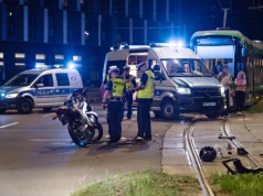 Citroenem uderzył w motocyklistę