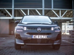 Citroën i niesamowite promocje w Polsce. Rabaty na nowy samochód sięgają nawet 57 tys. zł, firma daje 8 lat gwarancji