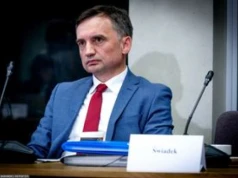 Sprawa cofnięcia Ziobrze pozwolenia na broń utknęła. Problem policji