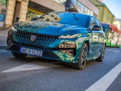 Wyprzedaż w Peugeot. Nowe samochody nawet 44 tysiące zł taniej