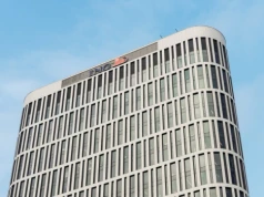 ING udostępnił dla klientów firmowych możliwość wysyłki karty płatniczej do Paczkomatów