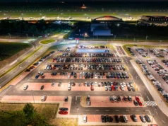 Duże polskie lotnisko zyskało 500 miejsc parkingowych