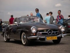 Święto motoryzacji na toruńskim lotnisku. Marka Mercedes w roli głównej