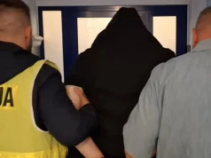 Zranił w oko policjanta, który przyłapał go na kradzieży. Odpowie w warunkach recydywy