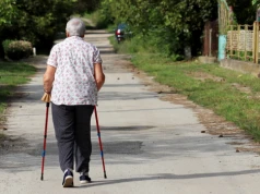 Wyższy wiek emerytalny przyszedł sam. Setki tysięcy seniorów wybrało taki scenariusz