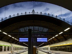Kasy na dworcach podzielą los budek telefonicznych? Znamy plany PKP Intercity