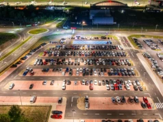 Na lotnisku w Pyrzowicach powstał kolejny parking. Pasażerowie są dowożeni do terminali elektrycznymi busami