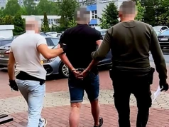 Uderzył mężczyznę i ukradł mu torbę. 34-latek z Katowic usłyszał zarzuty