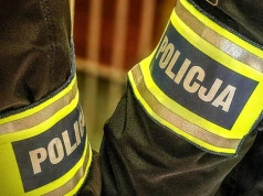 Potrącił autem 18-latka uciekającego na hulajnodze. Potem pobił i okradł