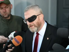 Nerwowo przed sądem. Braun czasowo usunięty z sali rozpraw