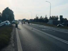 Zderzenie dwóch aut w Brzeźnie. Droga krajowa nr 92 zablokowana