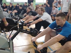 „Chcę zarażać sportem, a nie lenistwem na kanapie” – Mateusz Binkowski o niezwykłej pasji do ergometru