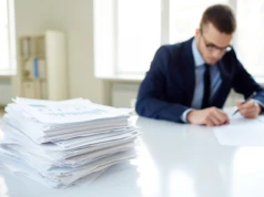 Od „paperless office” do ery kartonu. Jak zmieniło się zużycie papieru w latach 2006–2026?