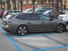 Używany Peugeot 508 II SW z dieslem i rozsądnym przebiegiem. Przegląd krajowych ogłoszeń za najniższe kwoty