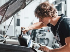Co mechanik widzi w silniku, do którego ktoś lał zagęszczacz przez rok?