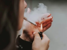WHO ws. palenia papierosów. Skóra starzeje się szybciej, ale regeneracja zaczyna się już po 24 godzinach