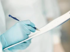 Badania kliniczne mogą być szansą dla pacjentów. Eksperci wyjaśnią, jak bezpiecznie z nich korzystać