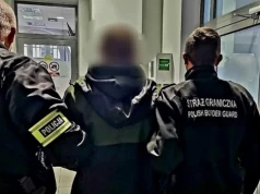 Agresywny 35-latek groził przechodniom nożem. Czeka go deportacja