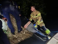 Mężczyzna tonął – policjanci go słyszeli, ale nie mogli znaleźć w ciemnościach