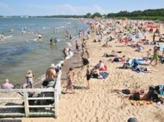 "Ukryte" opłaty nad morzem. W cennikach coraz więcej pozycji