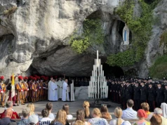 Żołnierze z 40 krajów w drodze do Matki. Są wśród nich Polacy