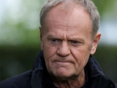 Służby w mieszkaniu rodzinnym Nawrockiego. Tusk uderza w polityków PiS. "Skrajny cynizm"