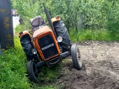 Dramatyczny wypadek podczas prac polowych. Na 76-latka najechało tylne koło ciągnika