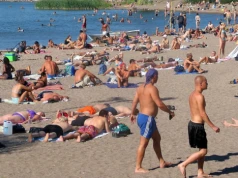 Dodatkowe 2943 zł do pensji przed wakacjami. Jeden warunek decyduje o wypłacie "urlopowego”