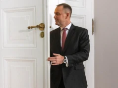 Awaryjne wyważenie drzwi matki prezydenta problemem państwowym