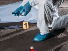 Syn znalazł ciało matki, obok leżał jej były mąż. Kłótnie o sprzątanie powodem zbrodni