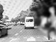 Świebodzin. Wyprzedził radiowóz przed przejściem dla pieszych (FILM)